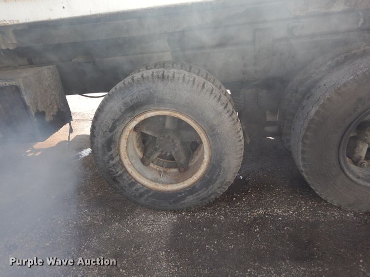 image for item GB9829 1991 GMC TopKick dump truck