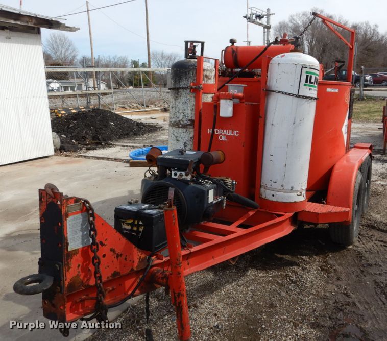 image for item GB9832 1995 Crafco EZ Pour 200 melter/applicator