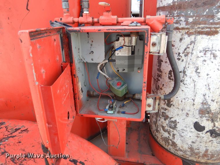 image for item GB9832 1995 Crafco EZ Pour 200 melter/applicator