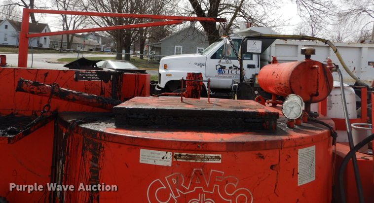 image for item GB9832 1995 Crafco EZ Pour 200 melter/applicator