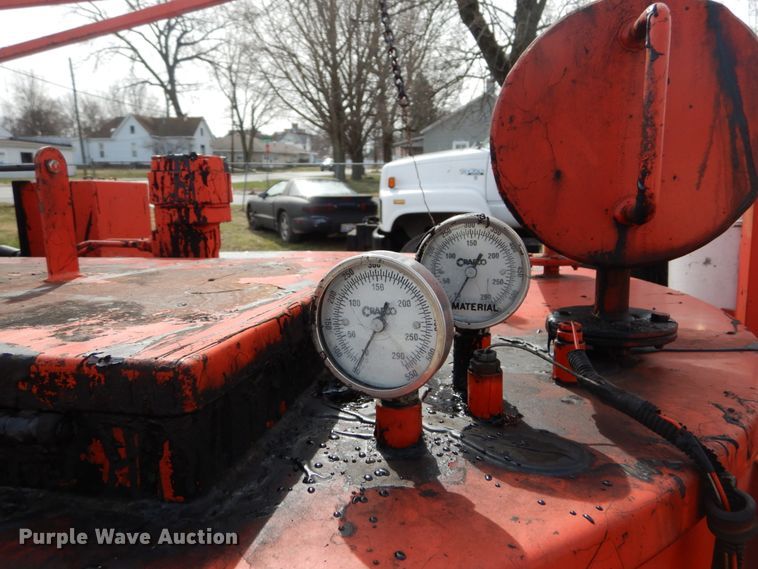 image for item GB9832 1995 Crafco EZ Pour 200 melter/applicator