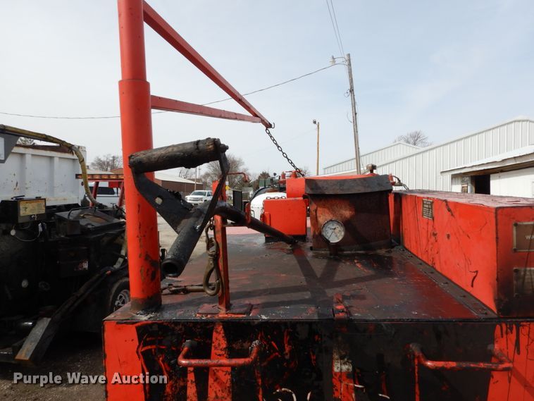 image for item GB9832 1995 Crafco EZ Pour 200 melter/applicator