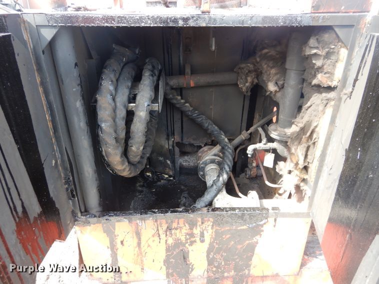 image for item GB9832 1995 Crafco EZ Pour 200 melter/applicator