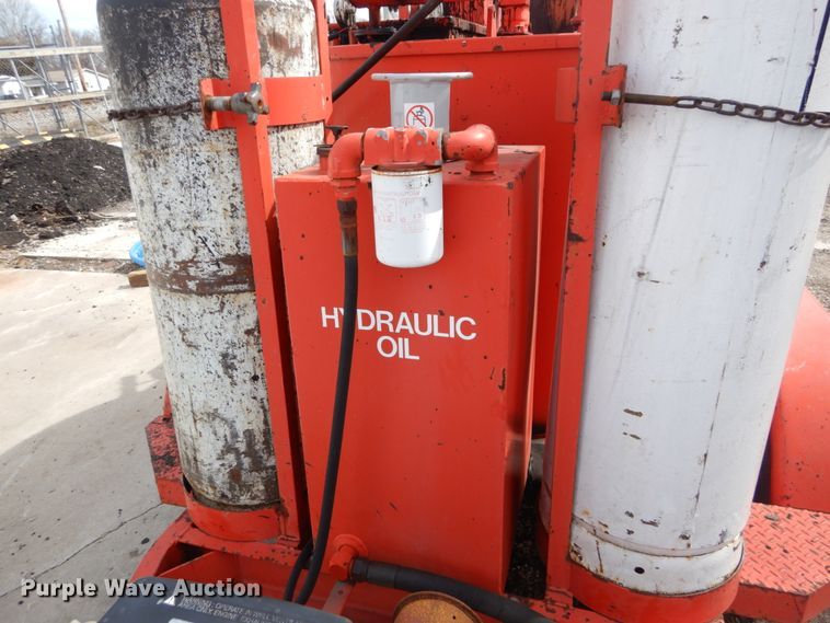 image for item GB9832 1995 Crafco EZ Pour 200 melter/applicator