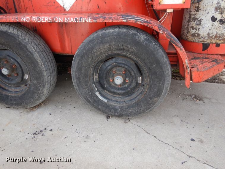 image for item GB9832 1995 Crafco EZ Pour 200 melter/applicator