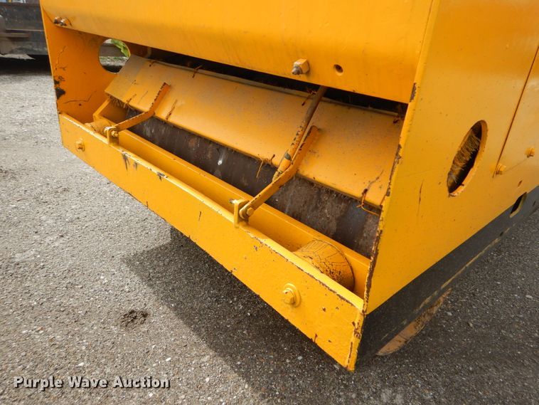 image for item GB9834 Rosco Vibrastatic III double drum roller