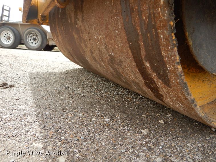 image for item GB9834 Rosco Vibrastatic III double drum roller