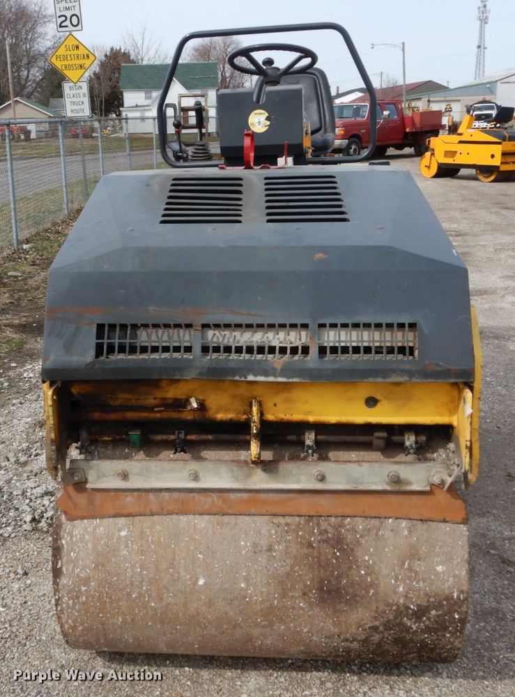 image for item GB9835 2004 Bomag BW100AD-3 double drum roller