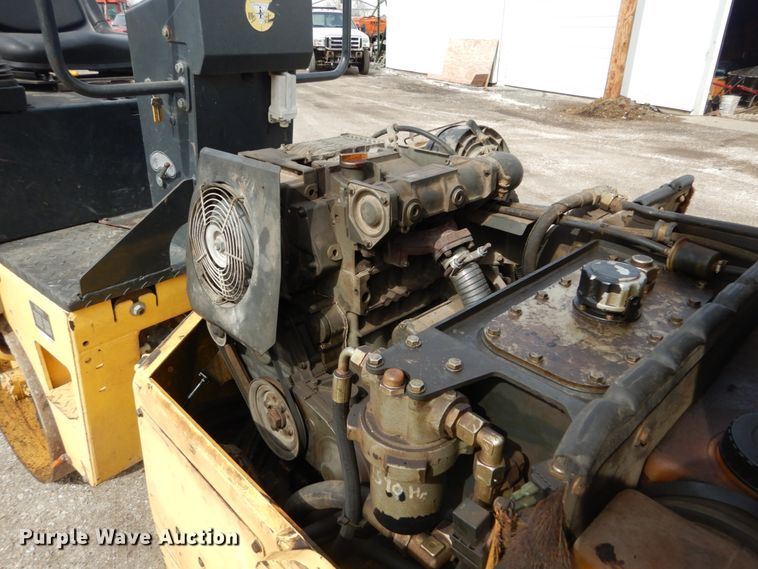 image for item GB9835 2004 Bomag BW100AD-3 double drum roller