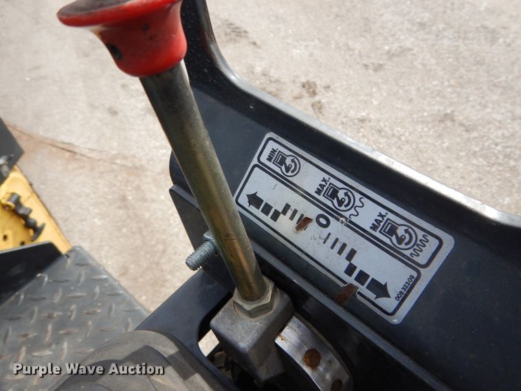 image for item GB9835 2004 Bomag BW100AD-3 double drum roller