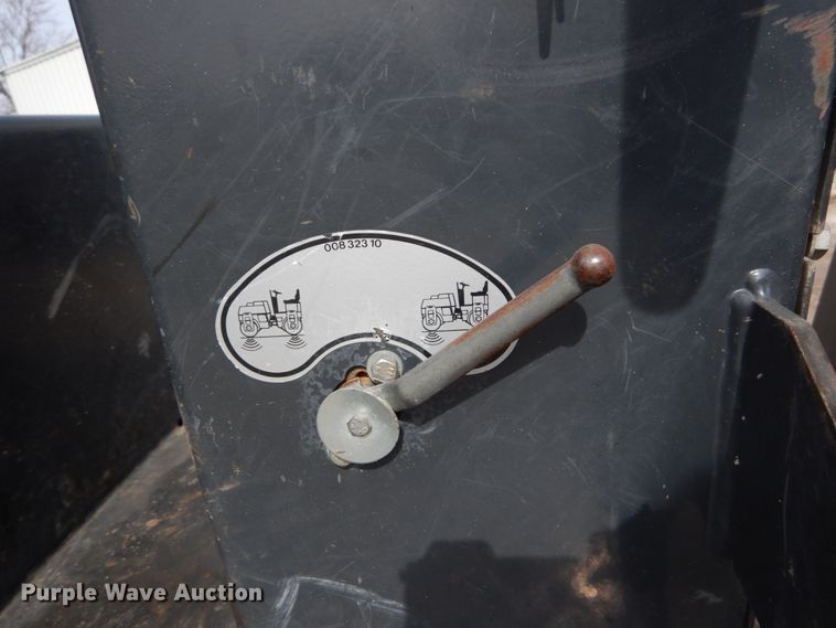 image for item GB9835 2004 Bomag BW100AD-3 double drum roller