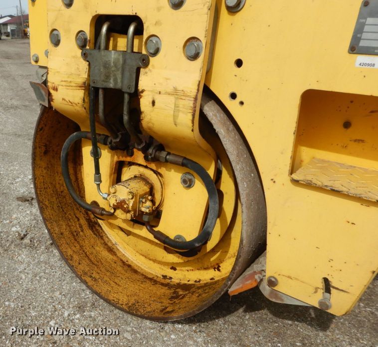 image for item GB9835 2004 Bomag BW100AD-3 double drum roller