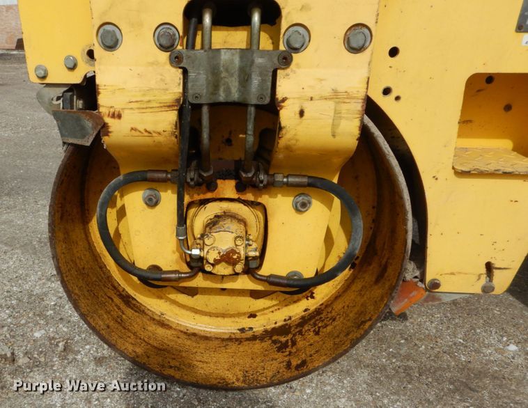 image for item GB9835 2004 Bomag BW100AD-3 double drum roller