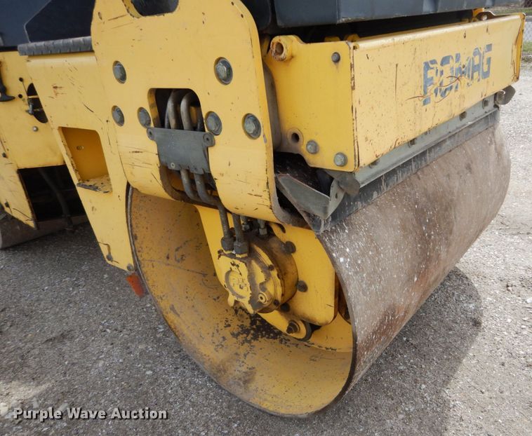 image for item GB9835 2004 Bomag BW100AD-3 double drum roller