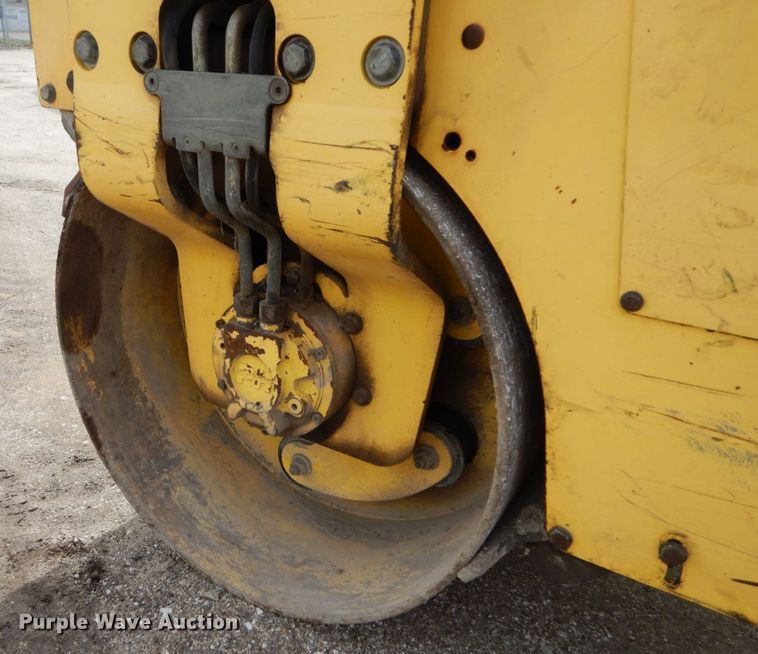 image for item GB9835 2004 Bomag BW100AD-3 double drum roller