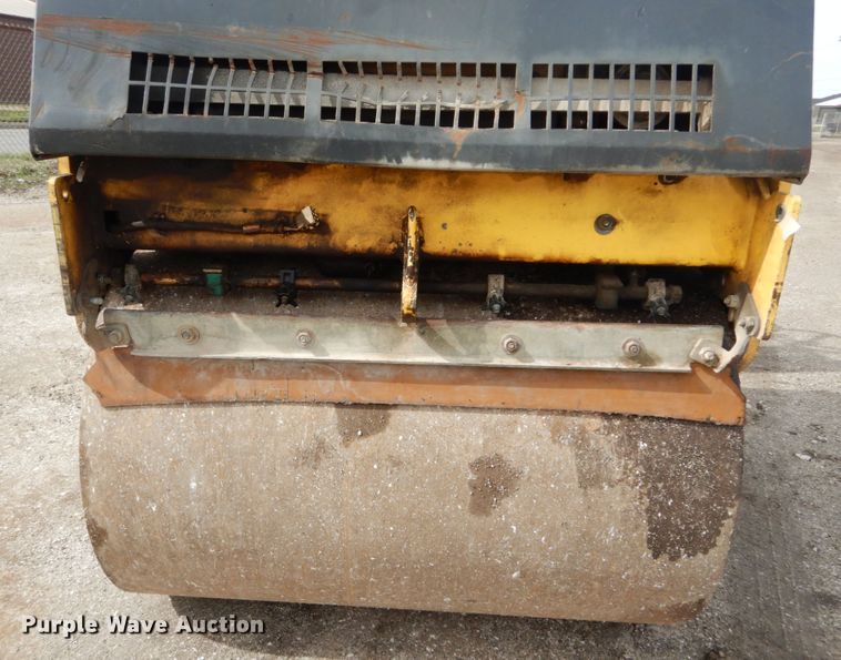 image for item GB9835 2004 Bomag BW100AD-3 double drum roller