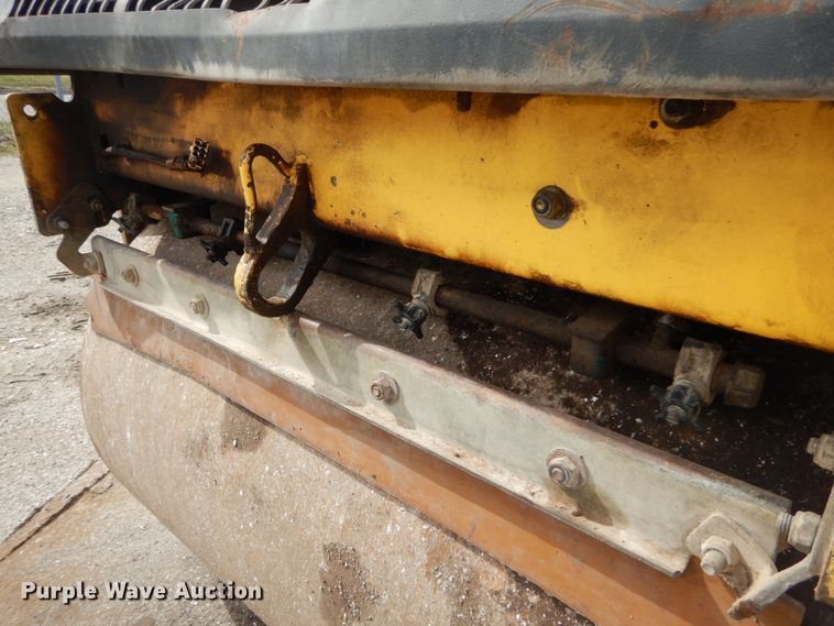 image for item GB9835 2004 Bomag BW100AD-3 double drum roller