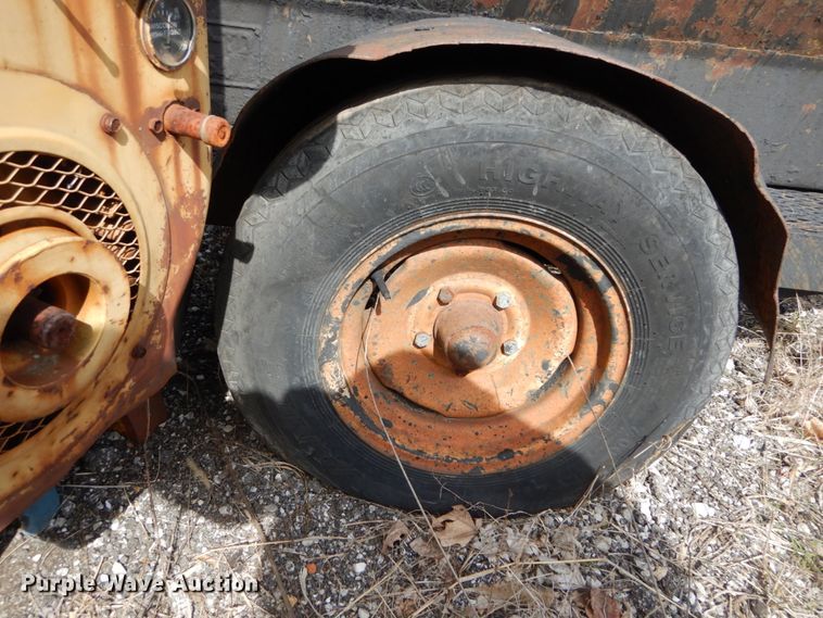 image for item GB9836 (2) asphalt tank trailers