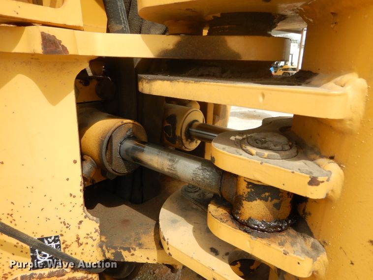 image for item GB9860 2001 Vermeer V5800 trencher