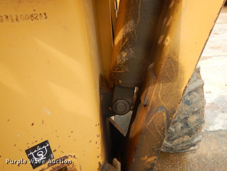 image for item GB9860 2001 Vermeer V5800 trencher