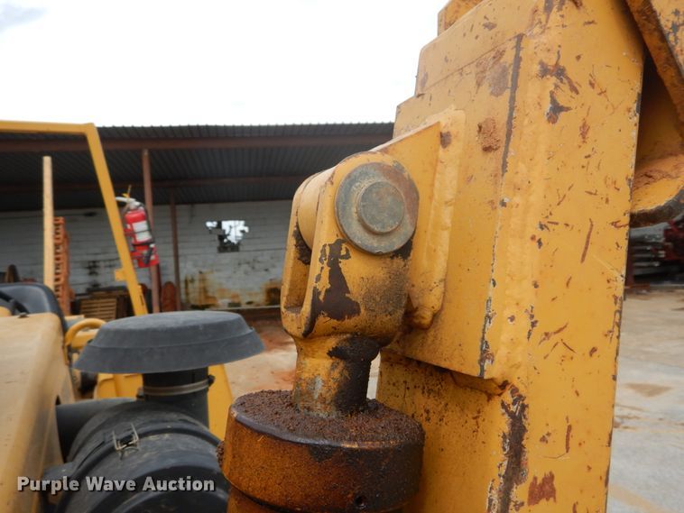 image for item GB9860 2001 Vermeer V5800 trencher