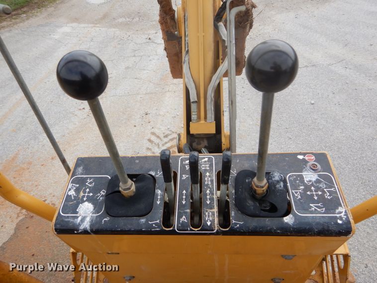 image for item GB9860 2001 Vermeer V5800 trencher