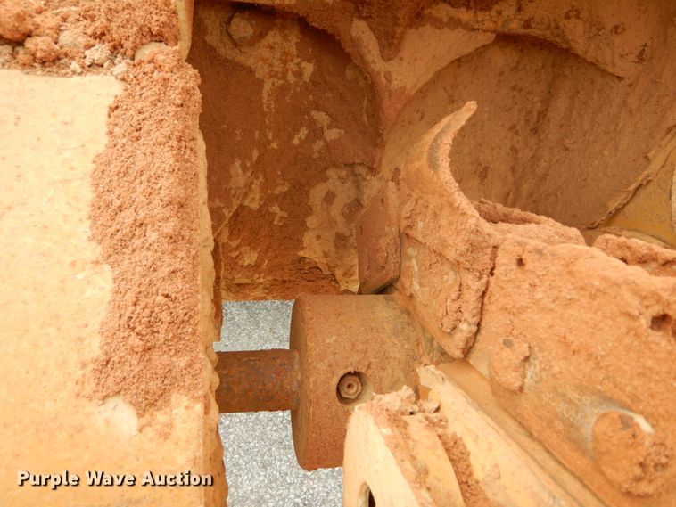 image for item GB9860 2001 Vermeer V5800 trencher