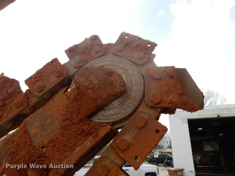 image for item GB9860 2001 Vermeer V5800 trencher