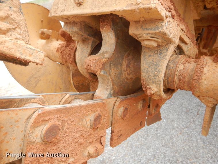 image for item GB9860 2001 Vermeer V5800 trencher