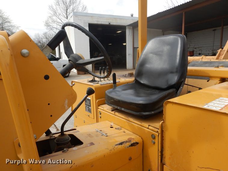 image for item GB9860 2001 Vermeer V5800 trencher