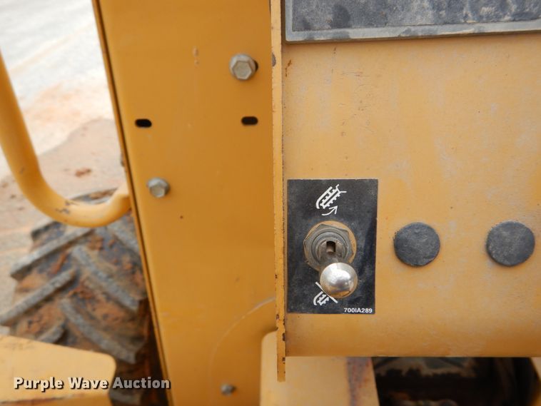 image for item GB9860 2001 Vermeer V5800 trencher