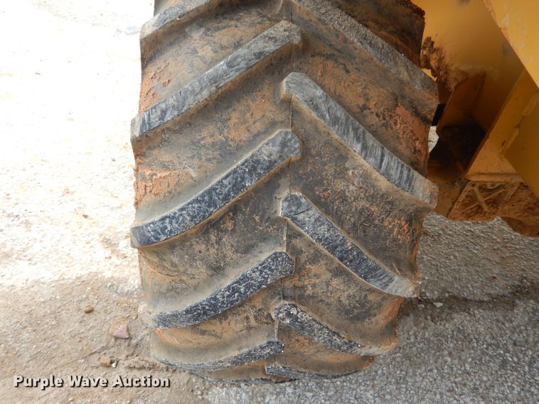 image for item GB9860 2001 Vermeer V5800 trencher