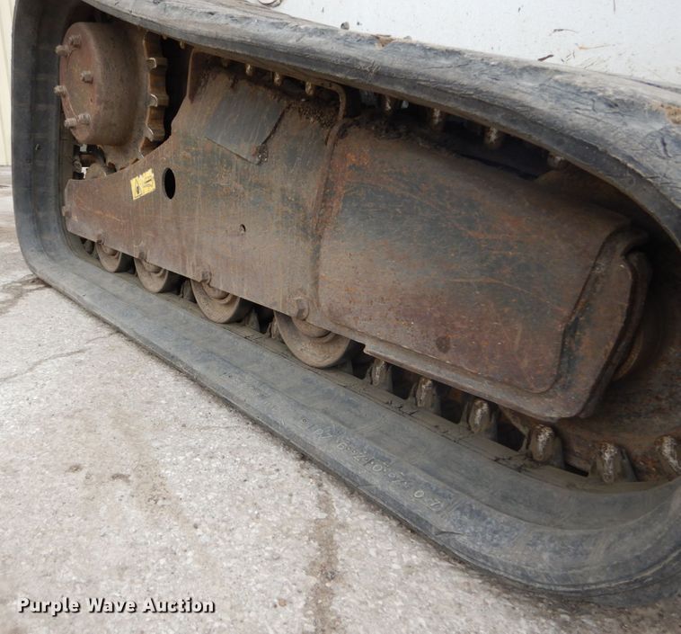 image for item GB9883 2015 Bobcat T650  tracked skid steer loader