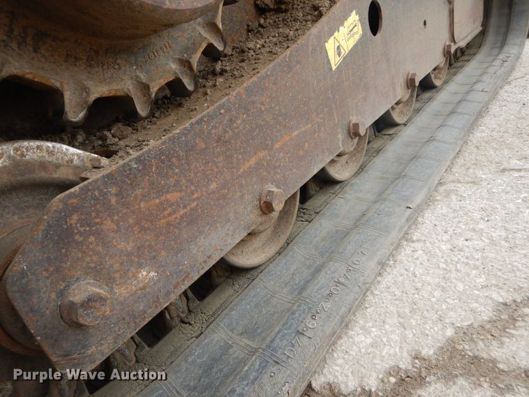 image for item GB9883 2015 Bobcat T650  tracked skid steer loader