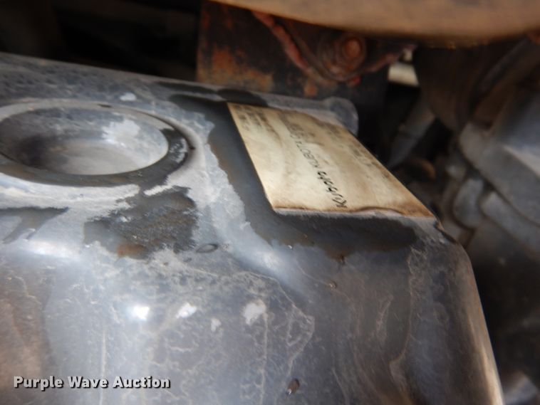 image for item GB9885 2005 Bobcat S220  skid steer loader