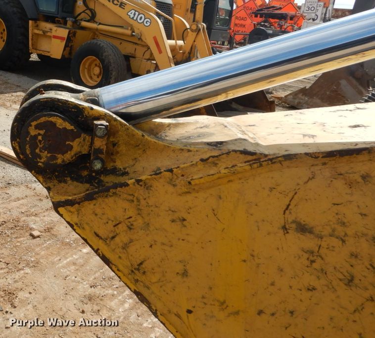 image for item GB9888 1993 Komatsu PC200LC-5L excavator