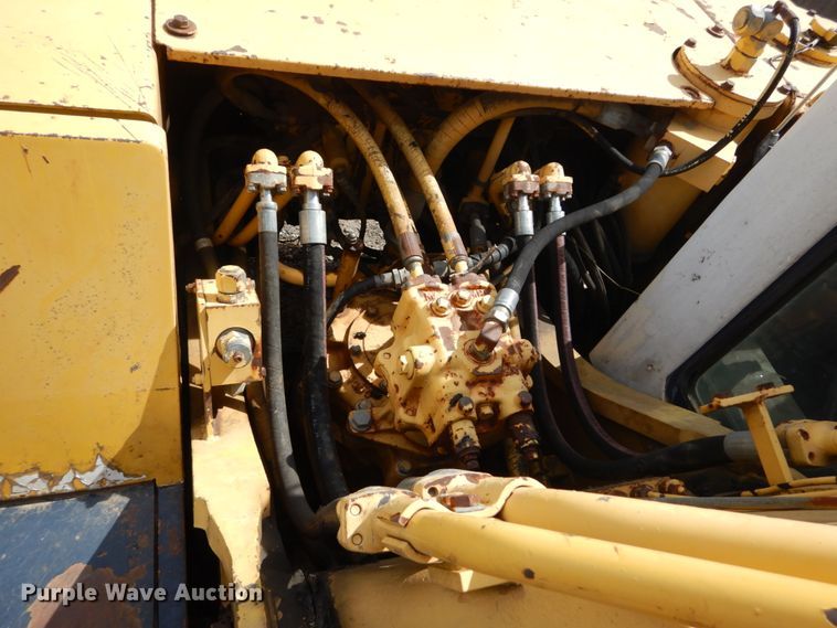 image for item GB9888 1993 Komatsu PC200LC-5L excavator