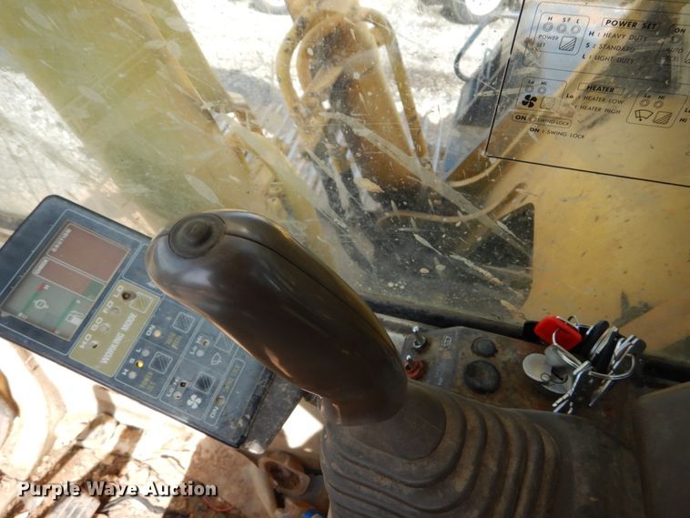 image for item GB9888 1993 Komatsu PC200LC-5L excavator