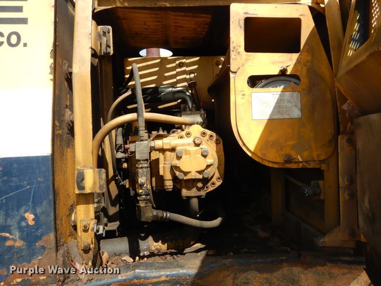 image for item GB9888 1993 Komatsu PC200LC-5L excavator