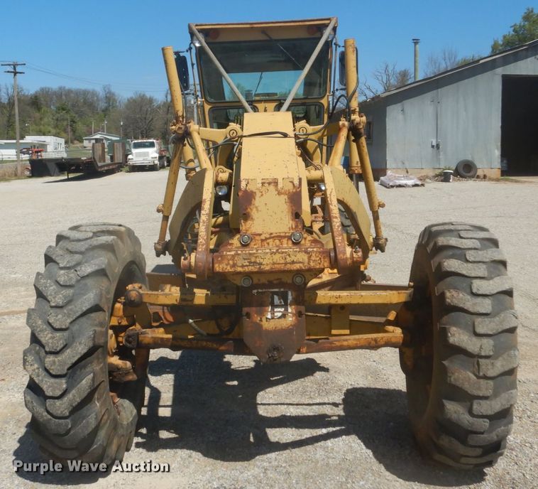 image for item GB9926 1984 Caterpillar 130G motor grader