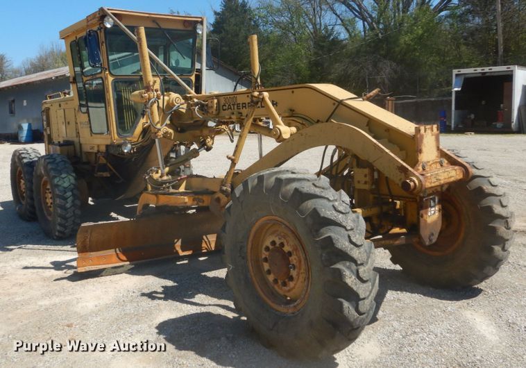 image for item GB9926 1984 Caterpillar 130G motor grader