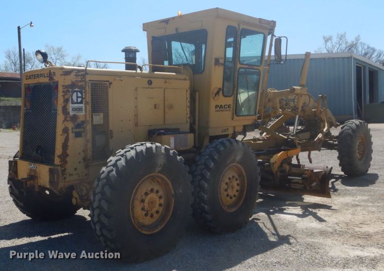 image for item GB9926 1984 Caterpillar 130G motor grader