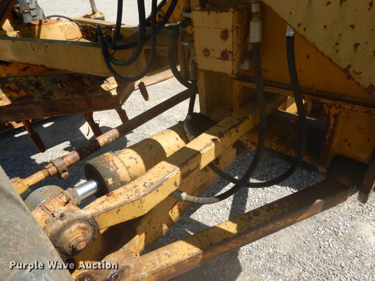 image for item GB9926 1984 Caterpillar 130G motor grader
