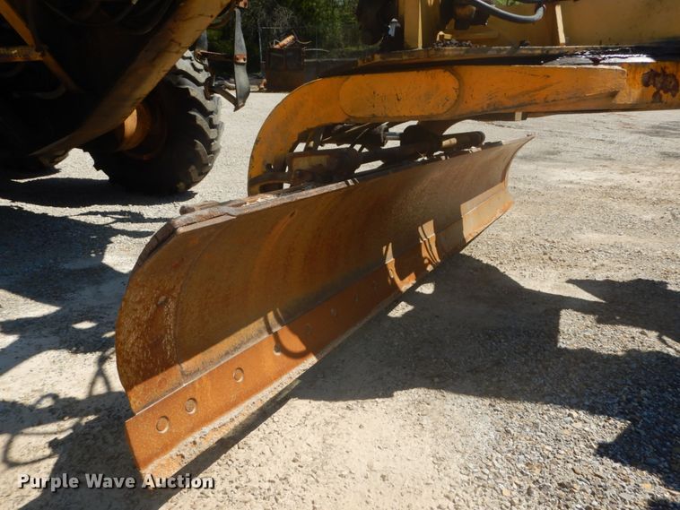 image for item GB9926 1984 Caterpillar 130G motor grader