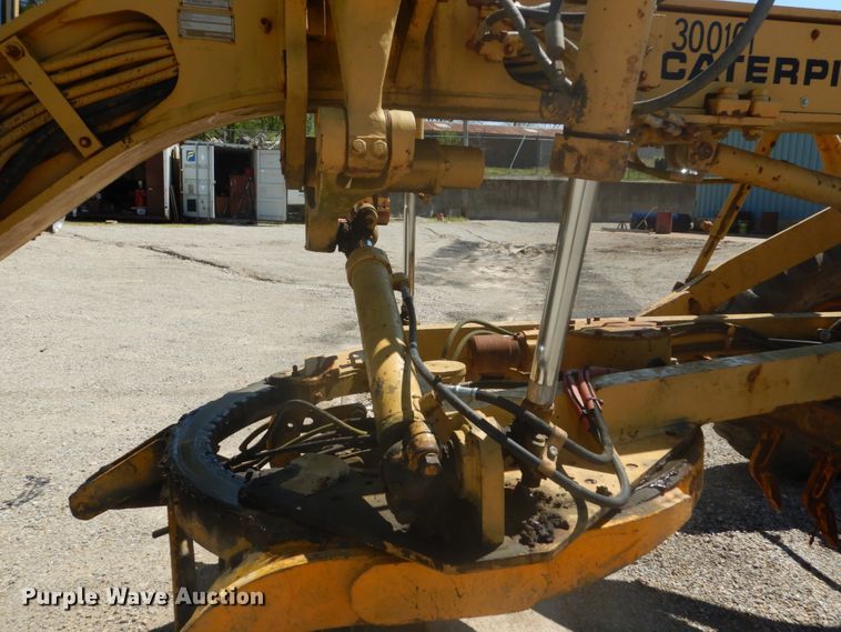 image for item GB9926 1984 Caterpillar 130G motor grader