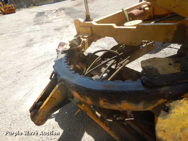 image for item GB9926 1984 Caterpillar 130G motor grader