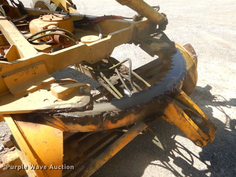 image for item GB9926 1984 Caterpillar 130G motor grader