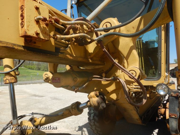 image for item GB9926 1984 Caterpillar 130G motor grader