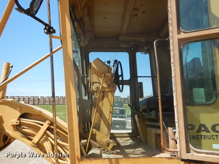 image for item GB9926 1984 Caterpillar 130G motor grader