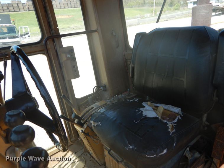 image for item GB9926 1984 Caterpillar 130G motor grader